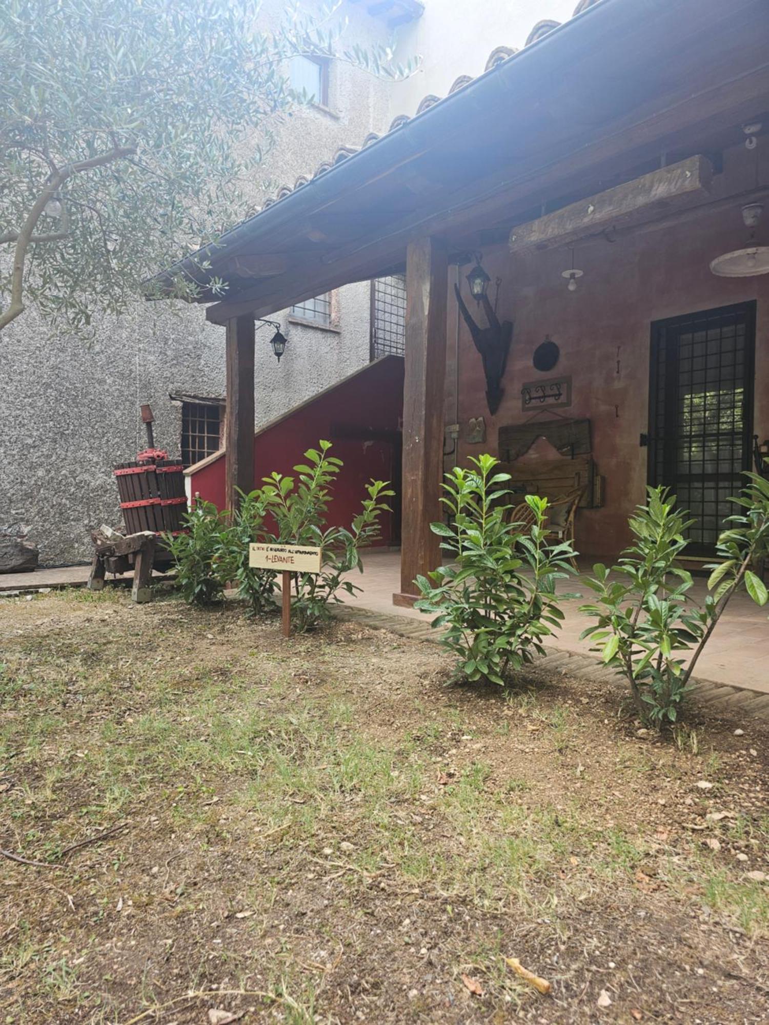 La Rosa Dei Venti - Country House Fossato di Vico Exteriér fotografie