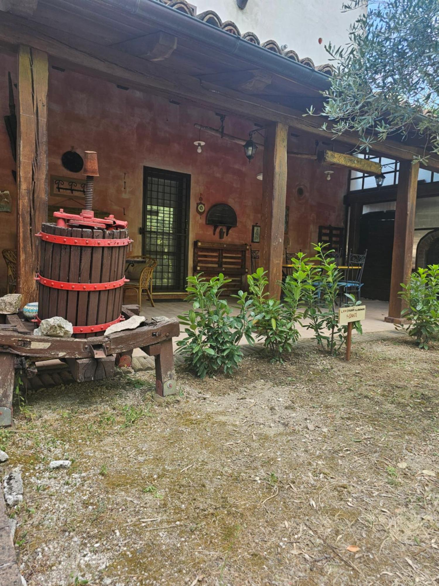 La Rosa Dei Venti - Country House Fossato di Vico Exteriér fotografie